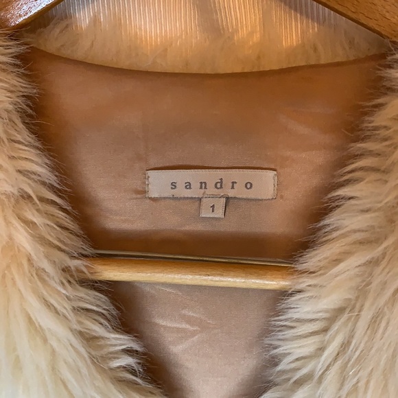 Beautiful SANDRO cream colored faux fur vest - Picture 11 of 16